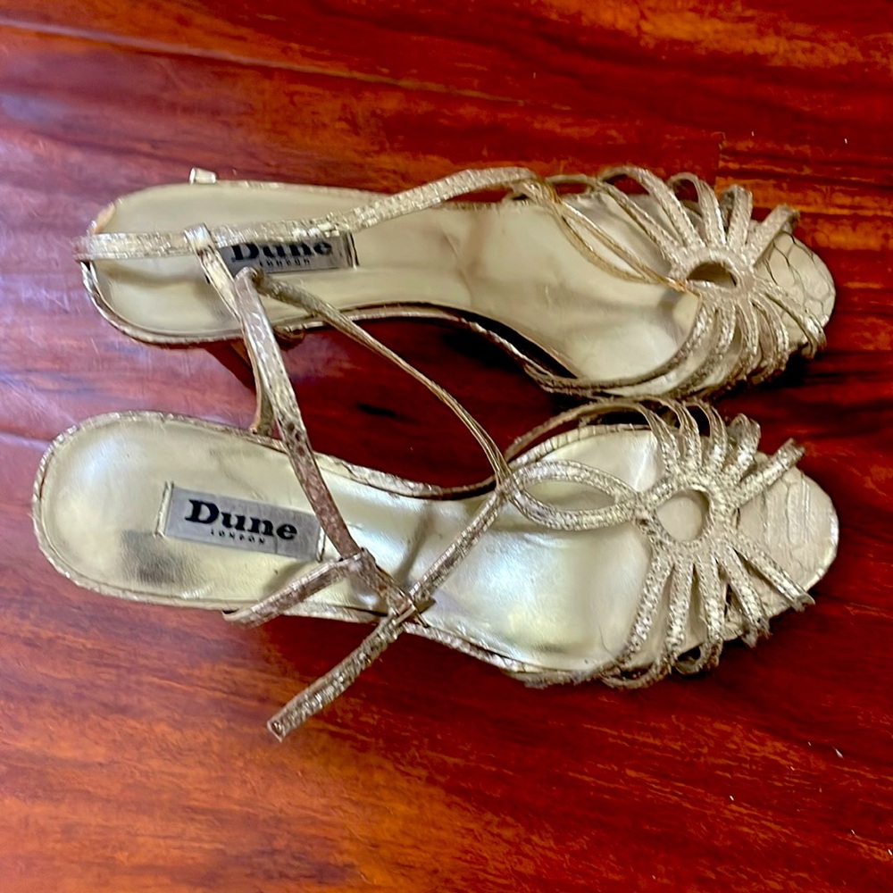 Dune, London gold healed shoes in perfect condition!
